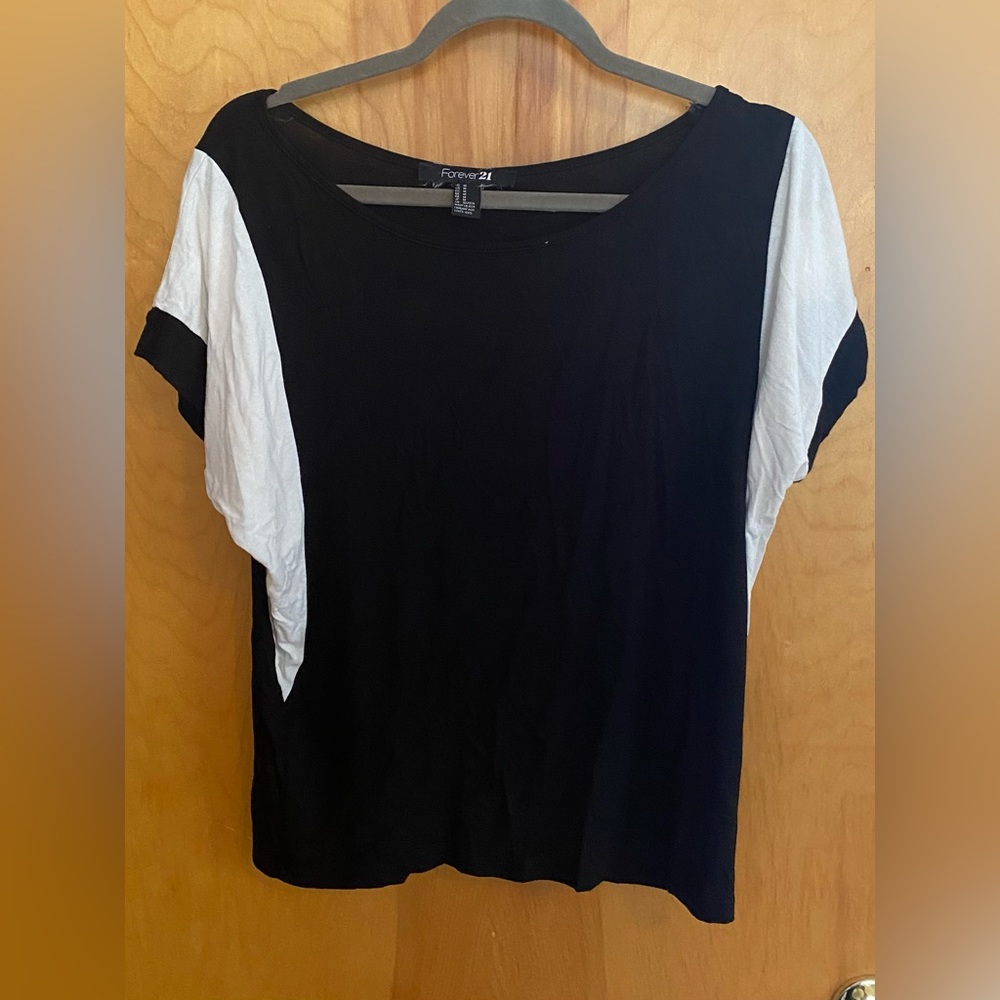 Forever 21 | Medium | Black + White Top